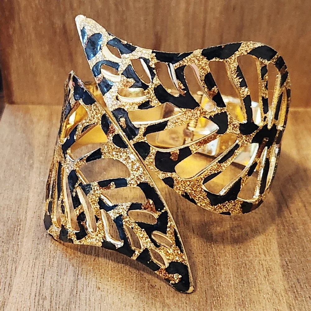 Gold Leopard‎ Print Monstera Leaf Cuff and Textured Bangle Bracelet Set 2pc
